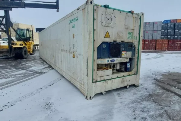 40HC WORKING REEFER – SIDE PANEL DAMAGE